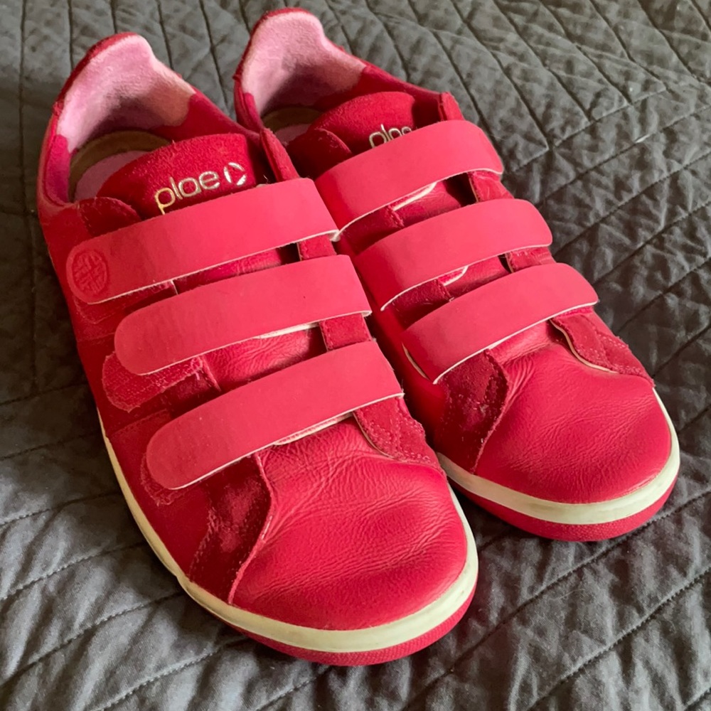 PLAE Larkin shoes men’s 6, women’s 7.5, Flamingo
